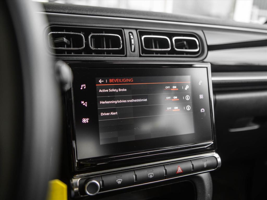 Citroen C3 1.2 puretech 83pk shine | stoelverwarming | carplay | park. sens
