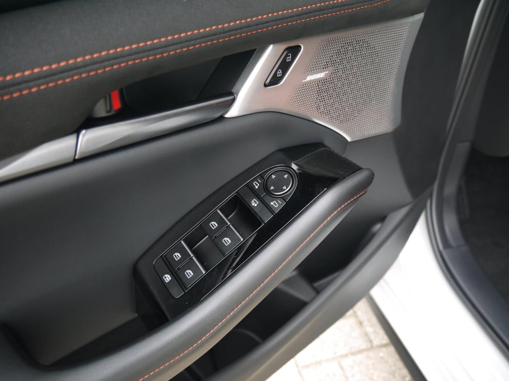 Mazda 3 2.0 e-skyactiv-x m hybrid 186 nagisa