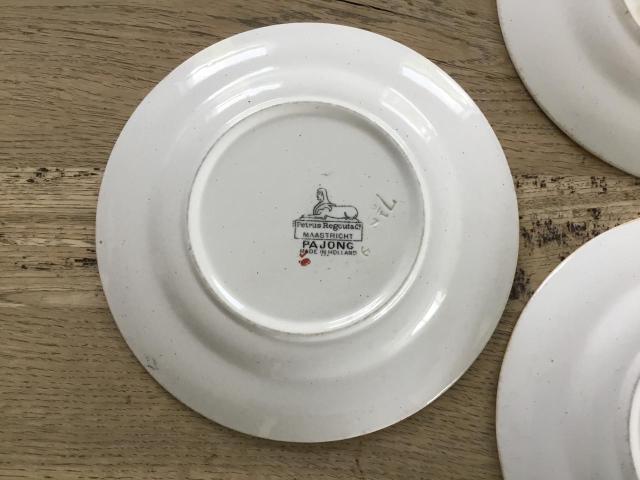 3 bordjes Pajong P. Regout