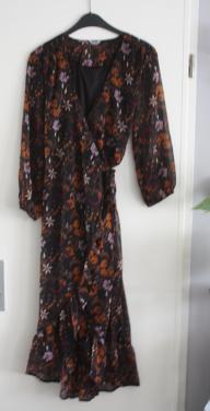 Lange jurk zwart met bloemen maat 38