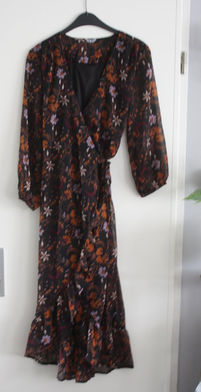 Lange jurk zwart met bloemen maat 38