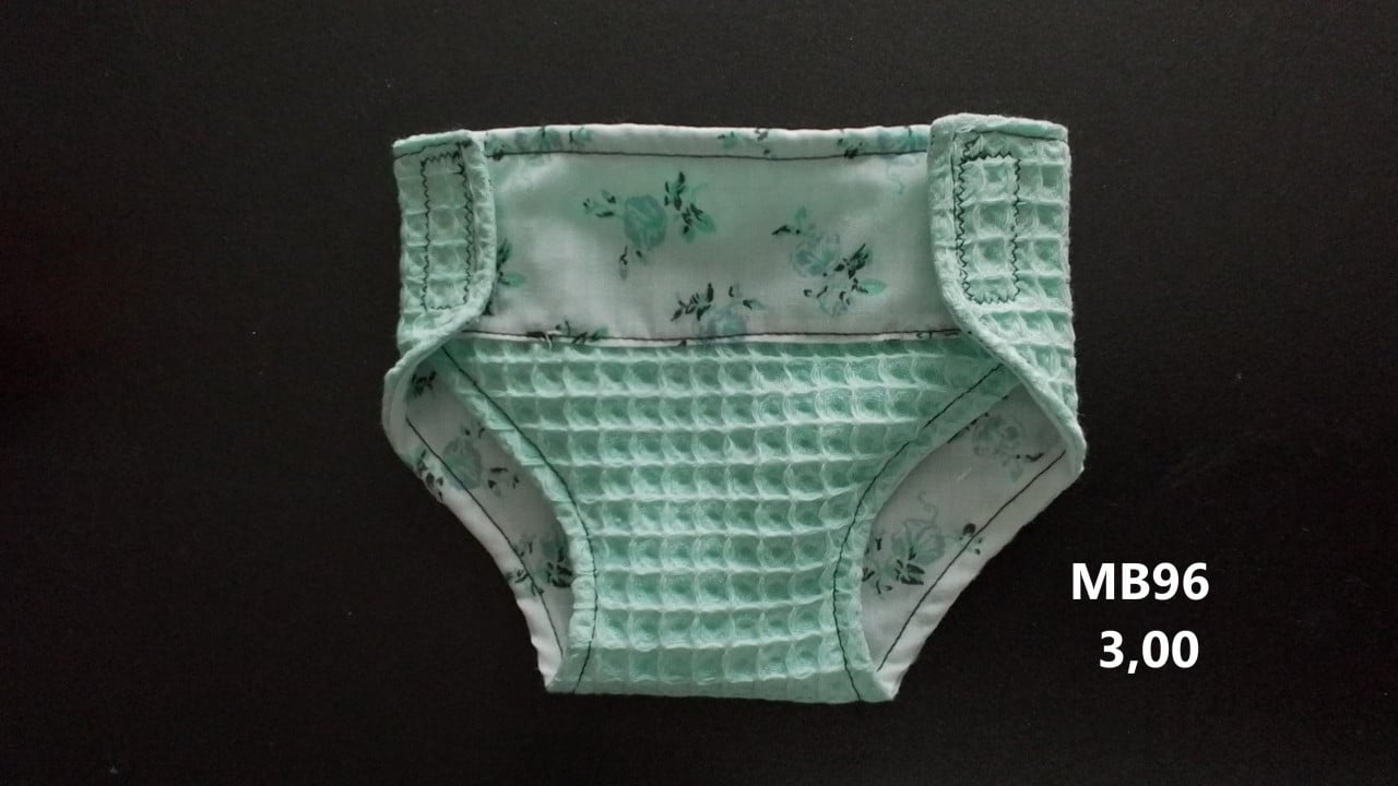 Leuke poppenkleertjes baby born. luiertje. Opbrengst KiKa.