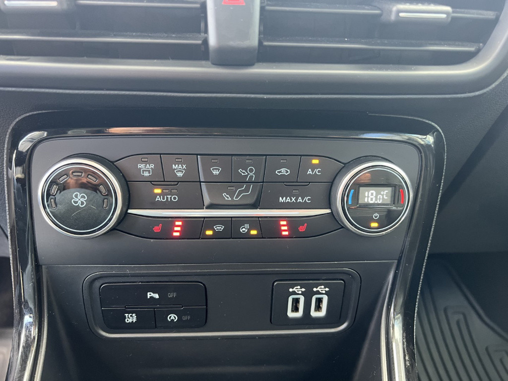 Ford Ecosport 1.0 ecoboost 125pk titanium, voorruitverwarming , stoelverwar