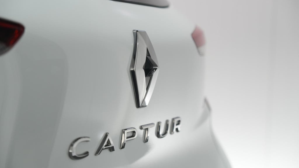 Renault Captur tce 90 techno | camera | navigatie | pack winter | apple car