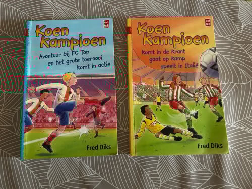 Koen kampioen  6 boeken Avi M5