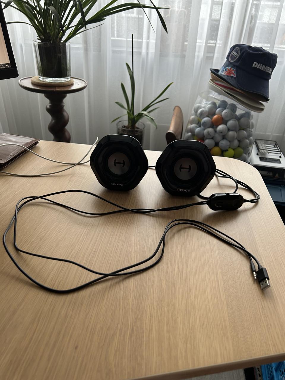 Edifier G1000 Speakers, 2.0, 10W