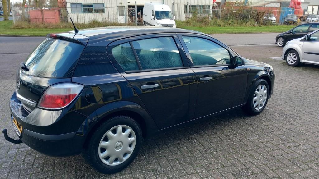 Opel Astra 1.6 essentia