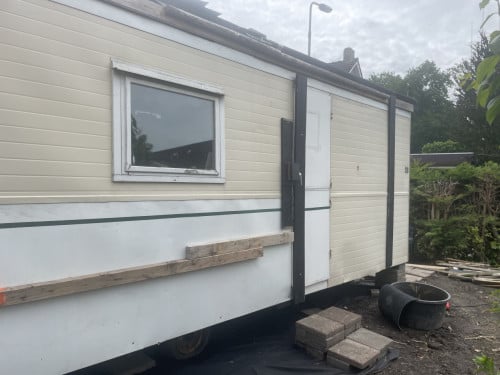 Gratis caravan/bouwkeet