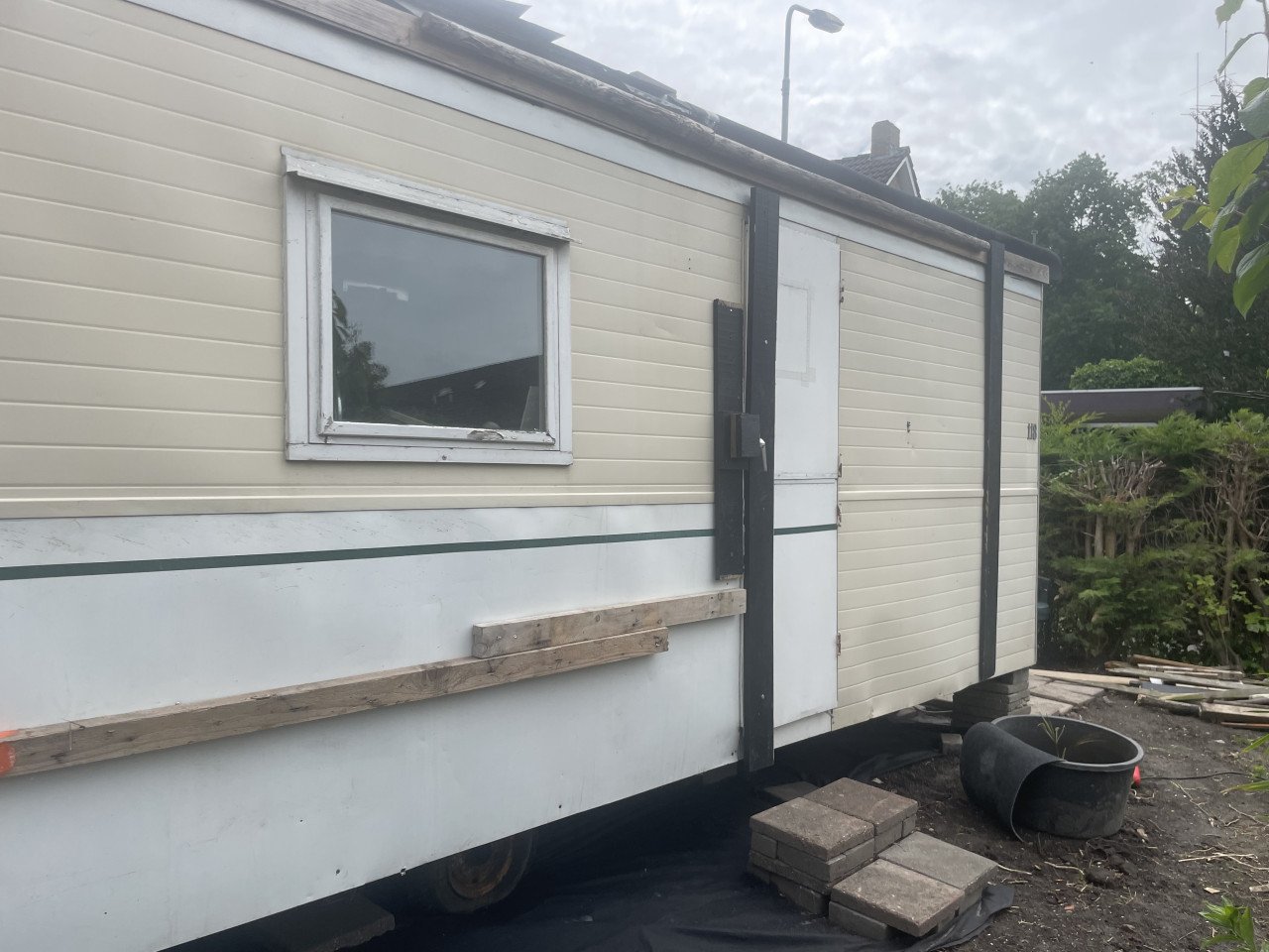 Gratis caravan/bouwkeet