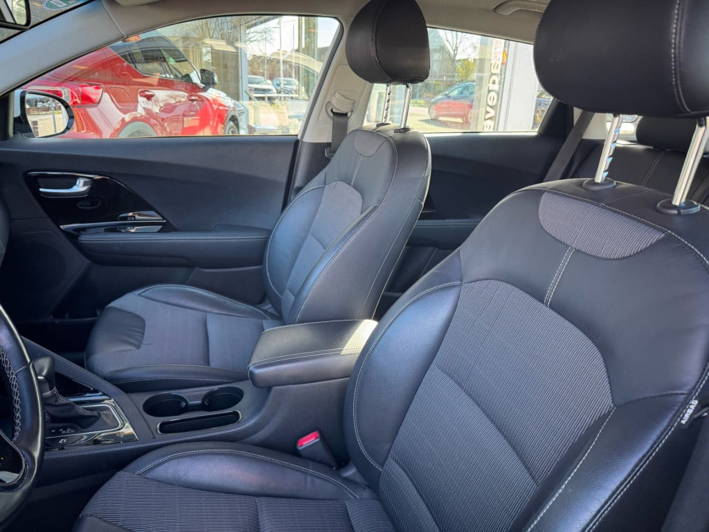 Kia Niro 1.6 gdi hybrid first edition