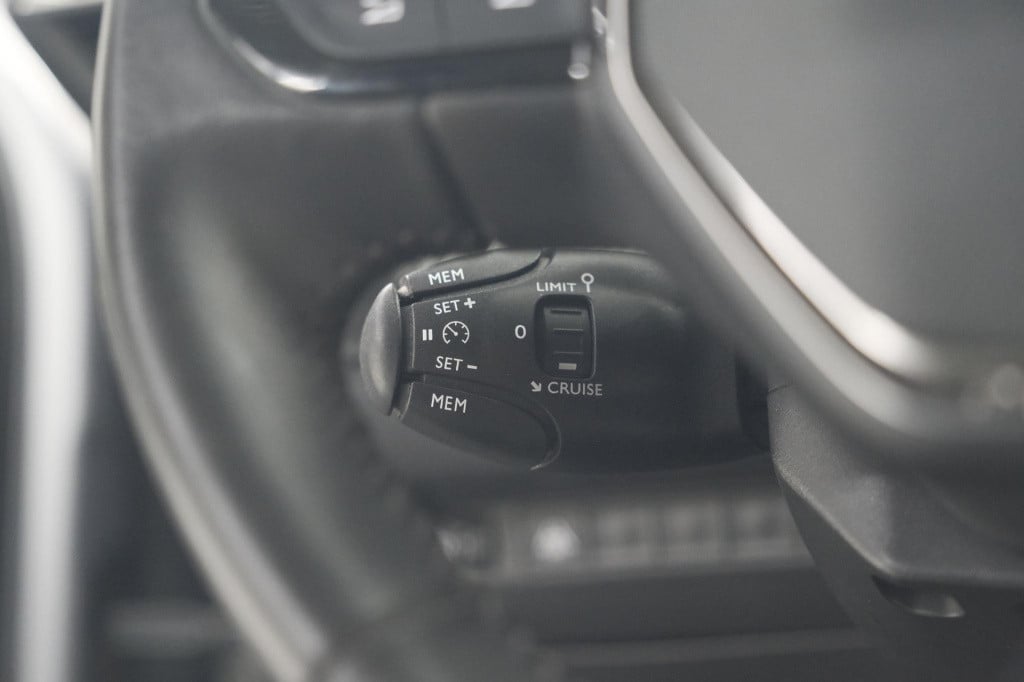 Peugeot E-2008 ev allure pack 50 kwh | 3 fase laadfunctie | camera | naviga