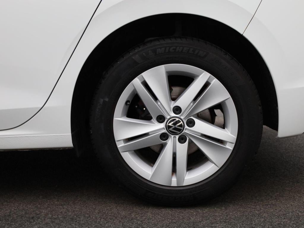 Volkswagen Golf 1.0 etsi life | automaat | stoel - stuur verwarming | navig