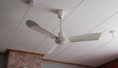Te koop plafondventilator met schakelaar  €25,-