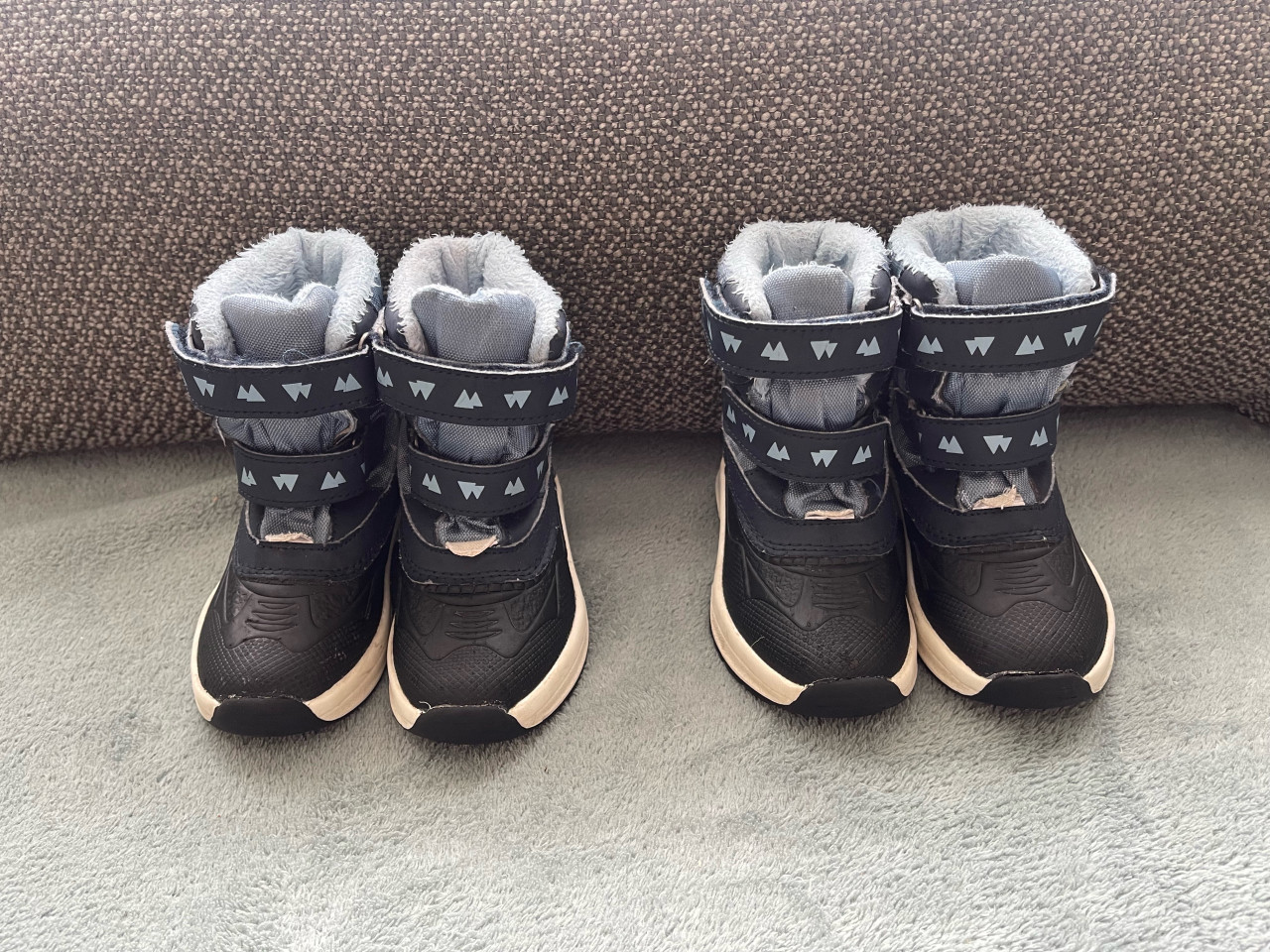 Snowboots/sneeuwlaarsjes tweeling maat 22/23