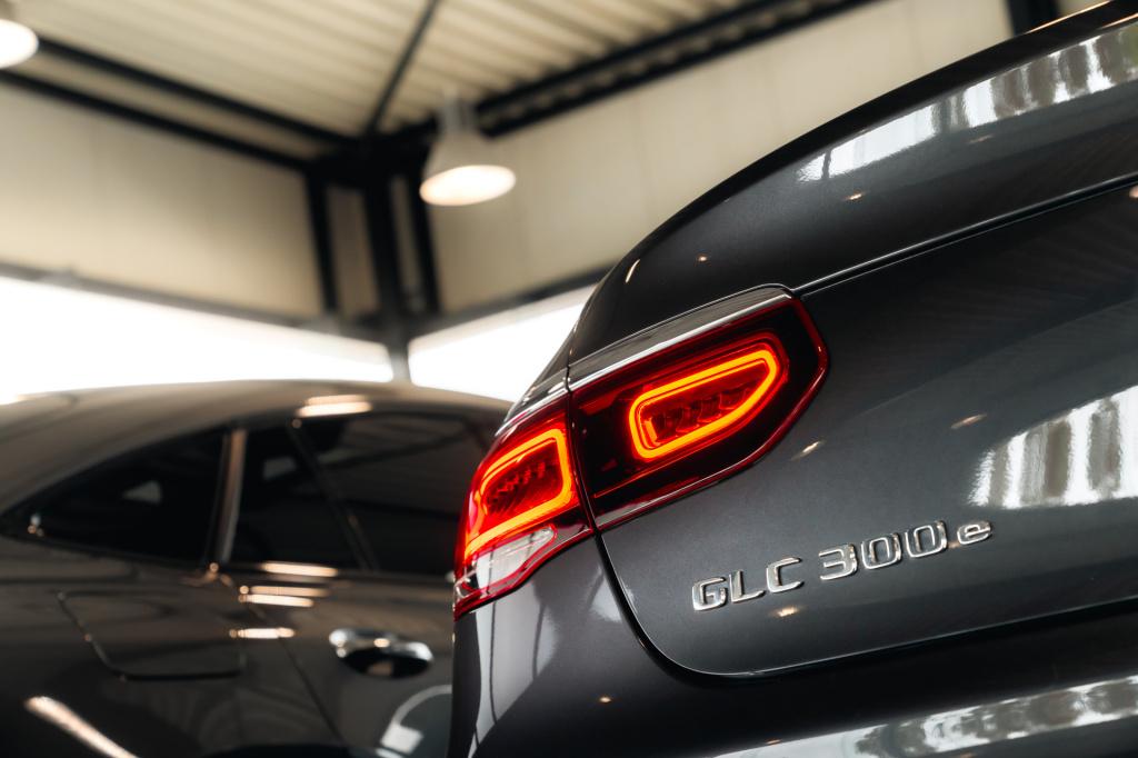 Mercedes-Benz E-Klasse estate 200 ambition elegance l airconditoning l afne