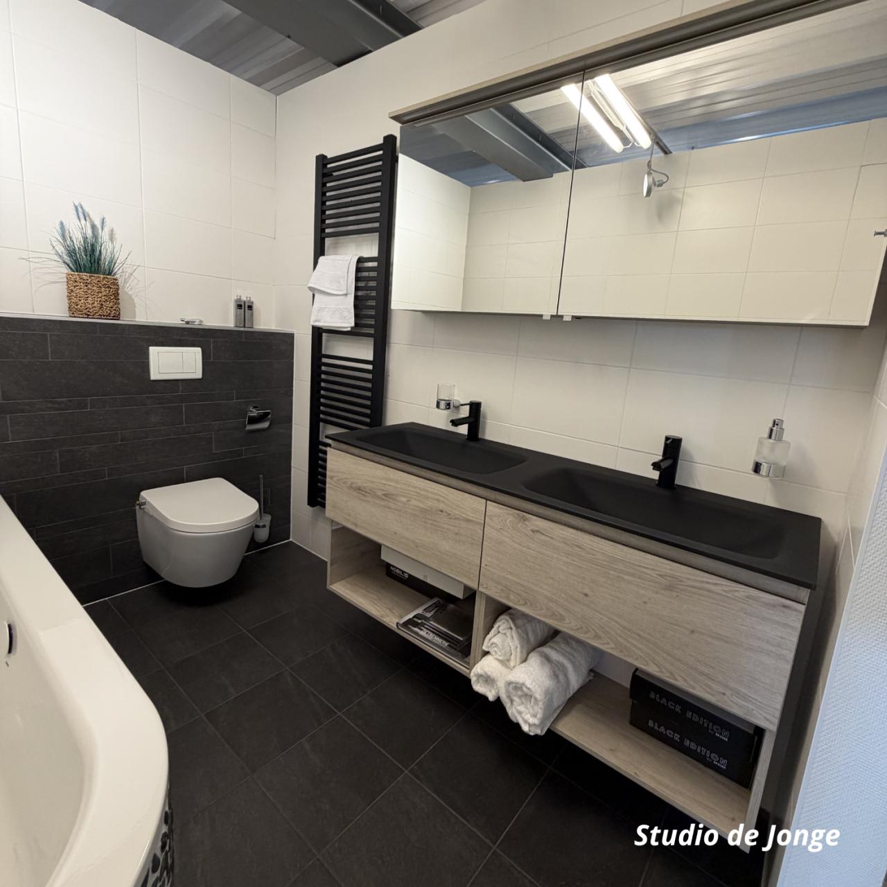 Showroom Sale – Luxe Badkamer met Design Bad & Douchewc!