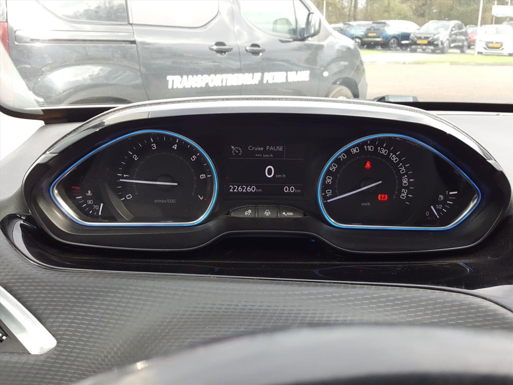 Peugeot 2008 1.6 vti 120pk allure navigatie | trekhaak | cruise & climate c