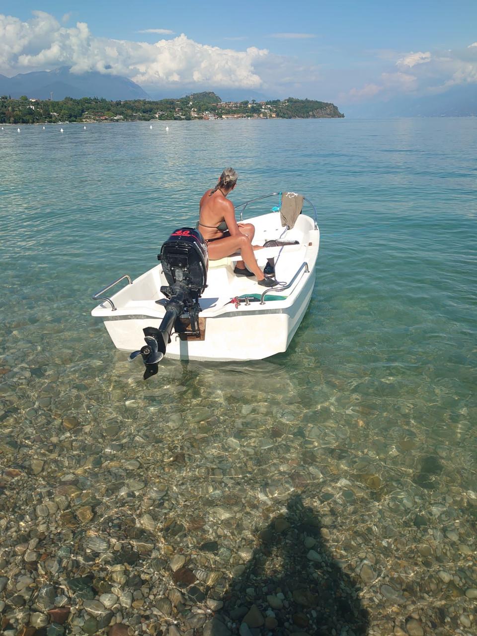 Leuk bootje met trailer en fourstroke motor