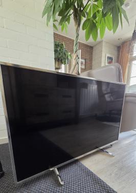 Panasonic 49 inch led tv