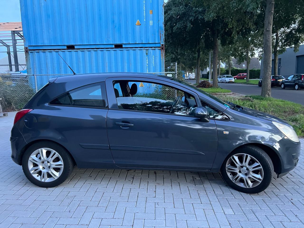 Opel Corsa 1.4-16V Enjoy