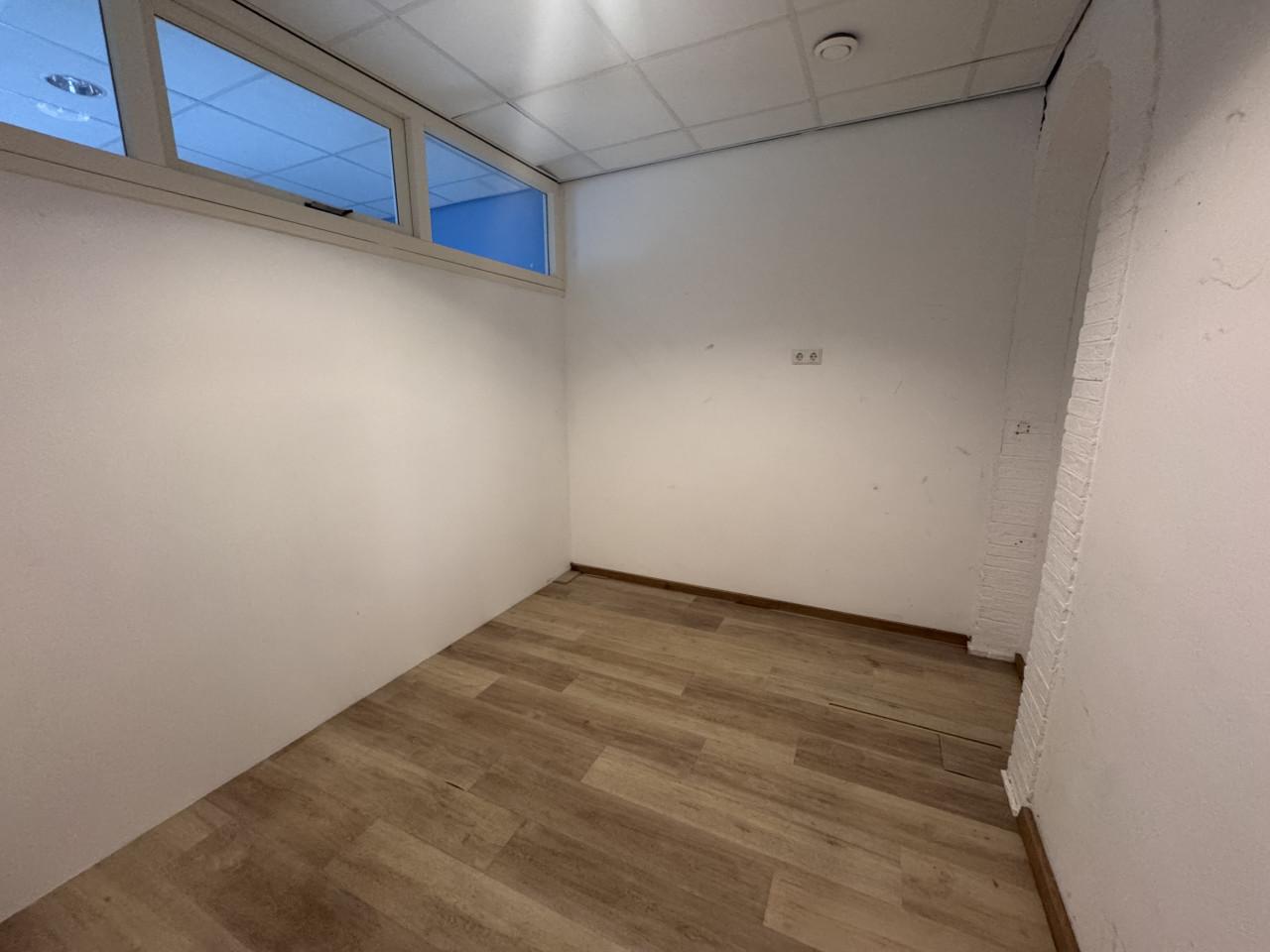 TE HUUR | Representatief bedrijfspand op zichtlocatie in Vlissingen