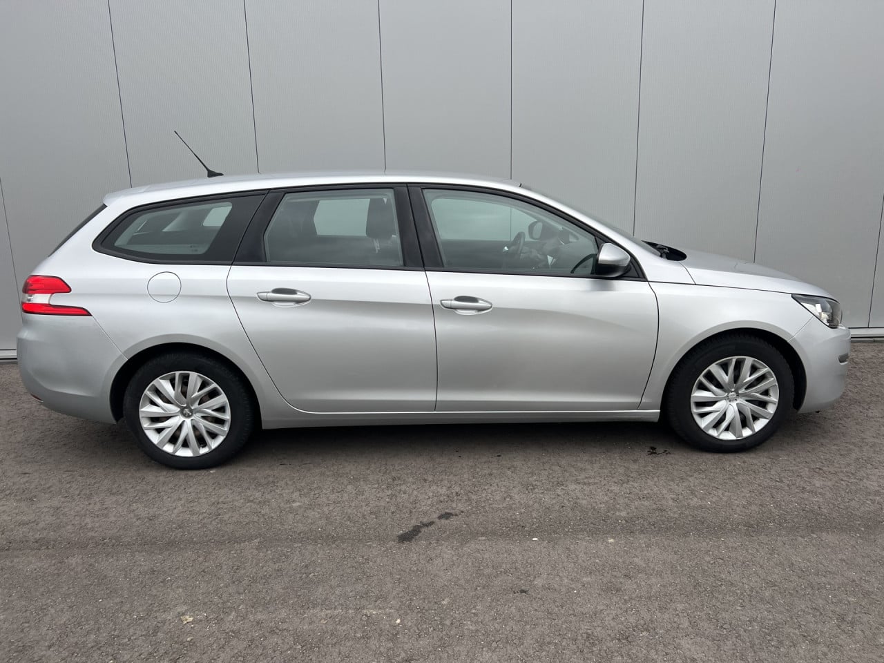Peugeot 308 SW 1.2 PureTech Blue Lease