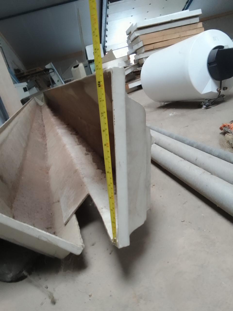 2× Polyester dakgoot