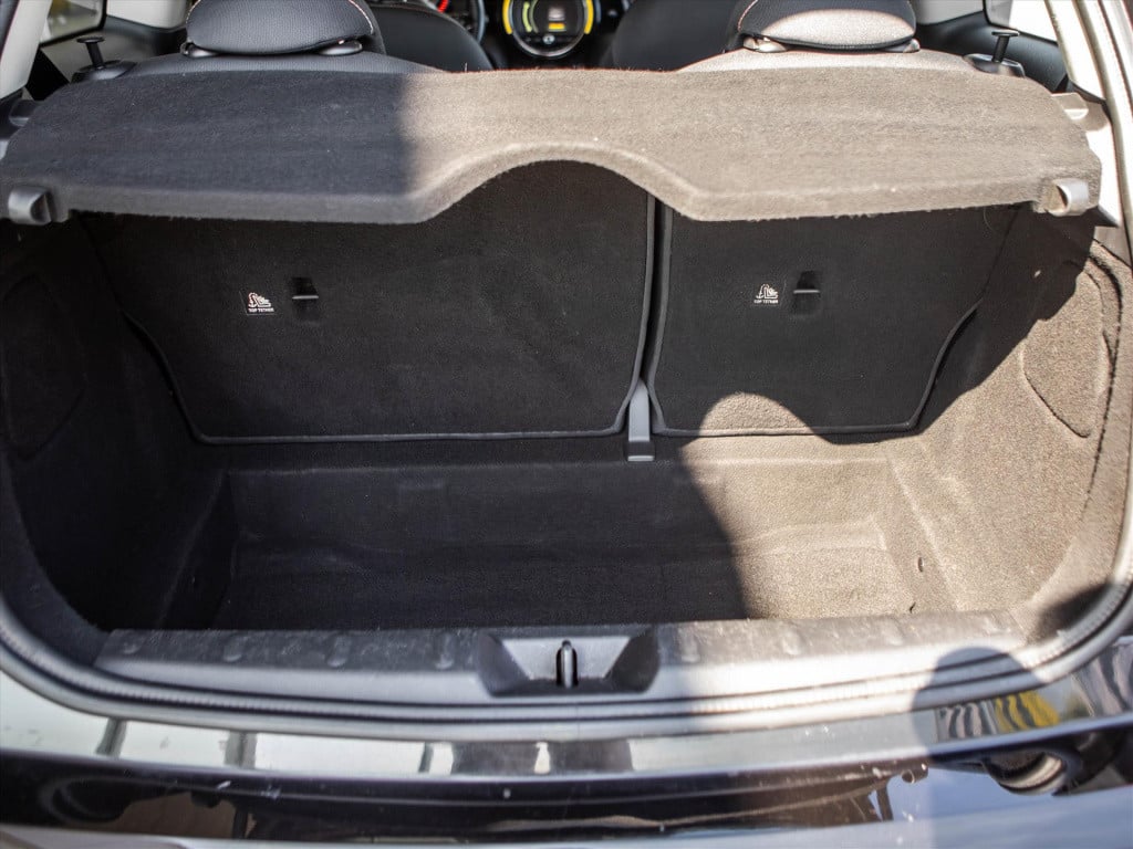 Mini One mini 1.2 102pk business | navigatie | bluetooth | park. sensoren |