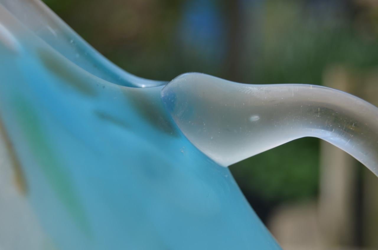 Fraaie glazen Perzische schenkkan / vaas