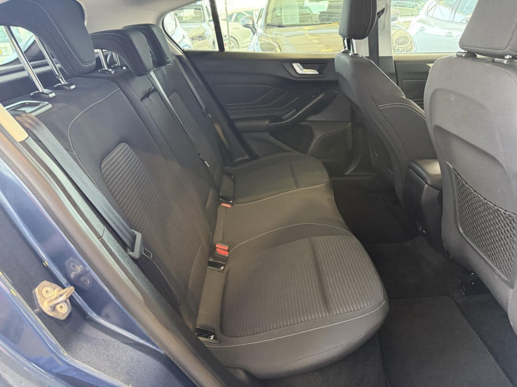 Ford Focus 1.0 ecoboost titanium business 17'' | trekhaak | acc | keyless e