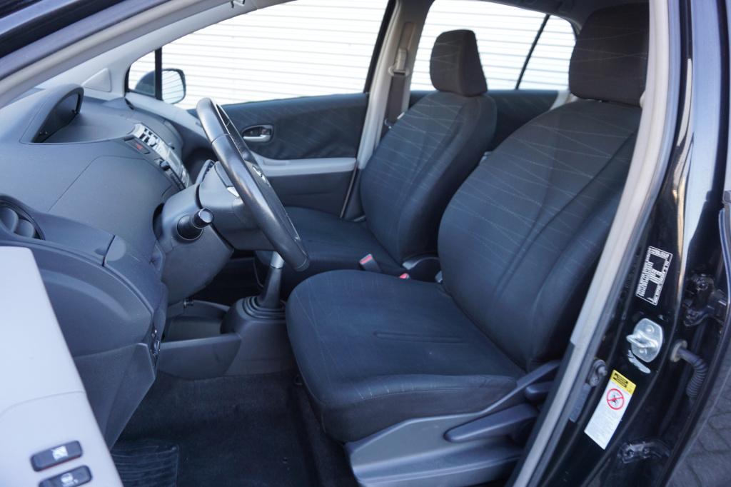 Toyota Yaris 1.3 vvti sol airco / elektr. ramen / parkeersens.
