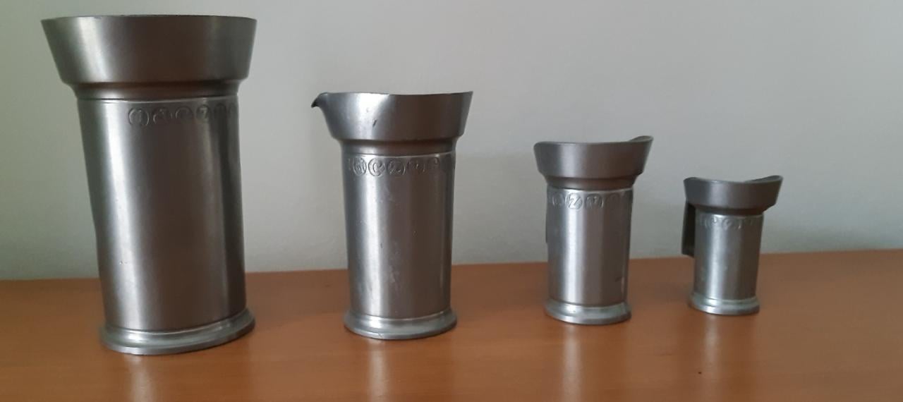 4 tinnen maatkannetjes