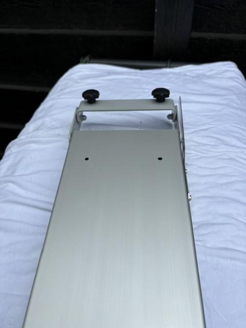 TV houder - zijmontage aan kast - Camper en Caravan (Caratec Flex CFA101L)