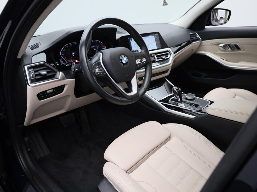 BMW 3-serie touring 318i business edition plus | automaat | lmv | panorama 