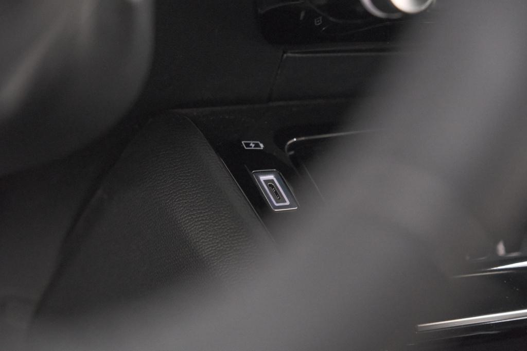 Peugeot 2008 puretech 100 allure | apple carplay | parkeersensoren | climat