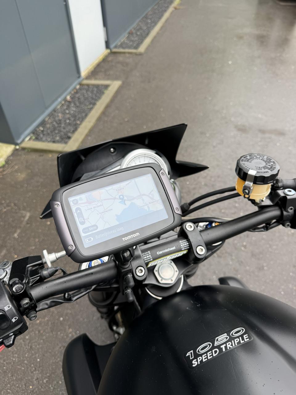 Triumph Speed Triple 1050 - 2008 Naked Bike met TOMTOM Rider