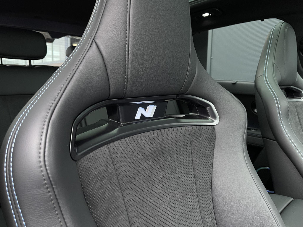 Hyundai Ioniq 5 n awd 84 kwh panoramadak + matte lakkleur