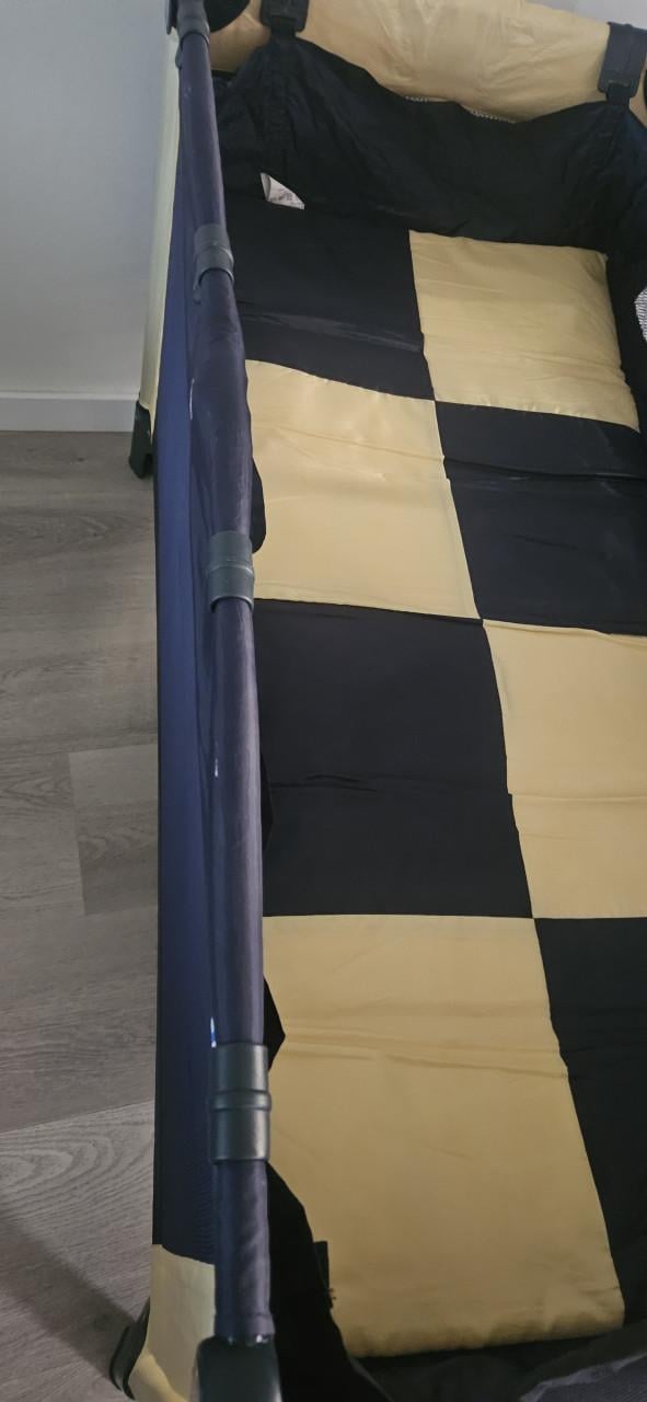 Campingbed met babyhangmat en matrasje