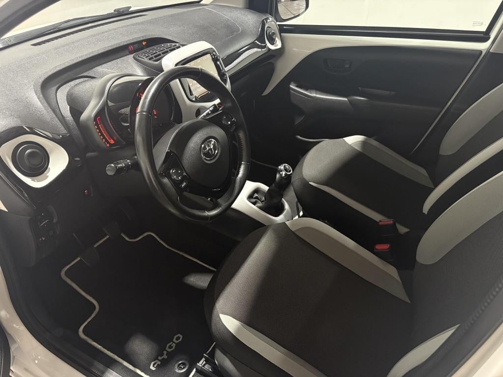 Toyota Aygo 1.0 vvt-i x-pure | lichtmetaal | airco |