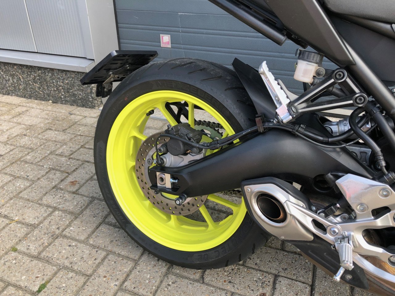 Puntgave Yamaha MT09 uit 2017 met 31dkm, diverse extra's, rijklaar €7350,-