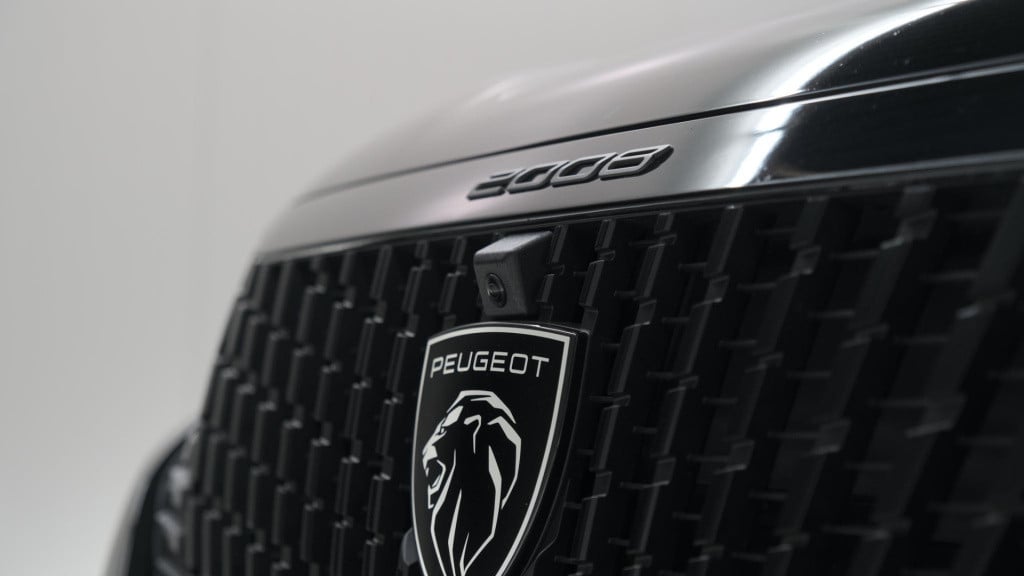 Peugeot 2008 puretech 130 eat8 gt | 360 camera | adaptieve cruise control |