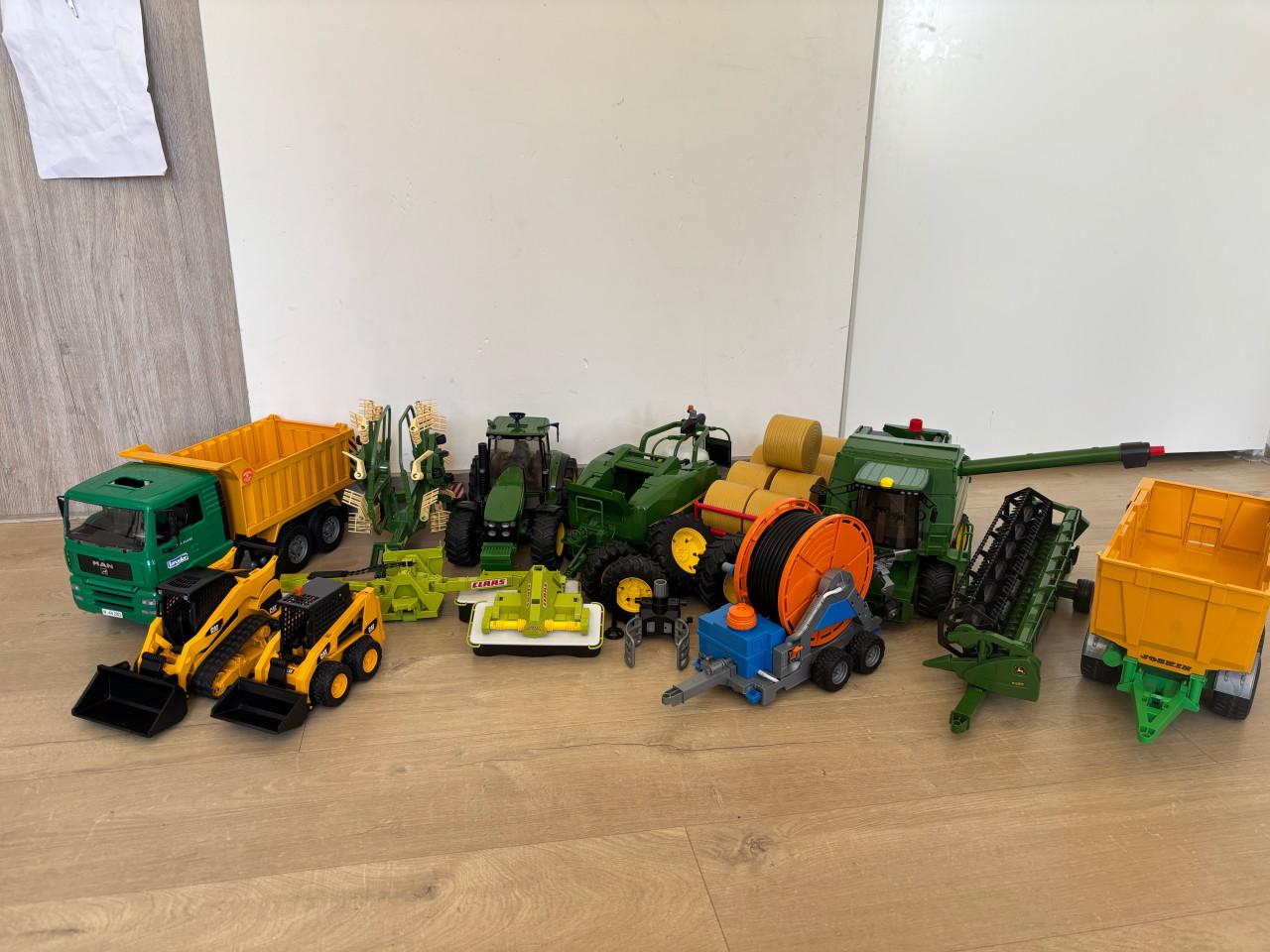 Bruder set met combine en trekker