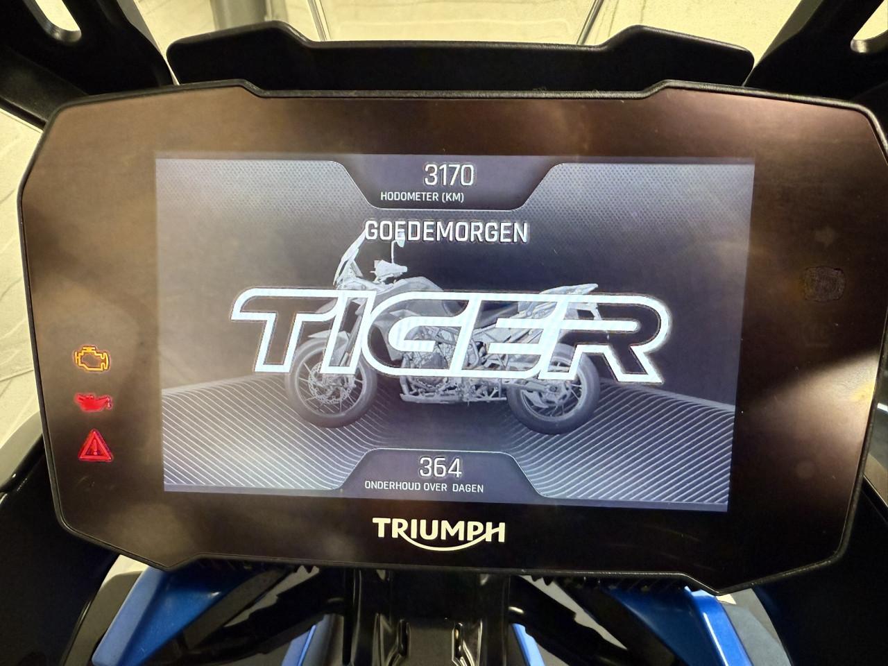 Jonge en zeer nette Triumph Tiger 900 GT Pro slechts 3100km!