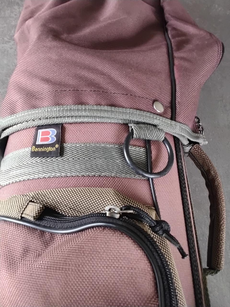 19 div Golfclubs met Golftas Bennington + toebehoren