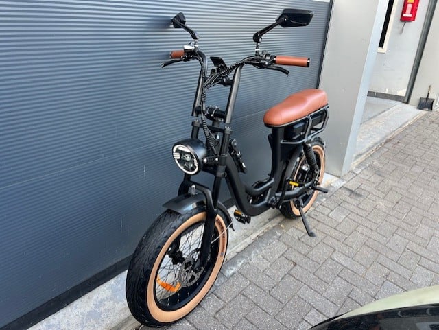 EB8 Elektrische Fatbike Weinig kilometer 00183 kl meter
