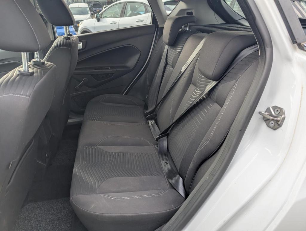 Ford Fiesta 1.0 ecoboost 100pk 5d titanium , cruise controle , trekhaak