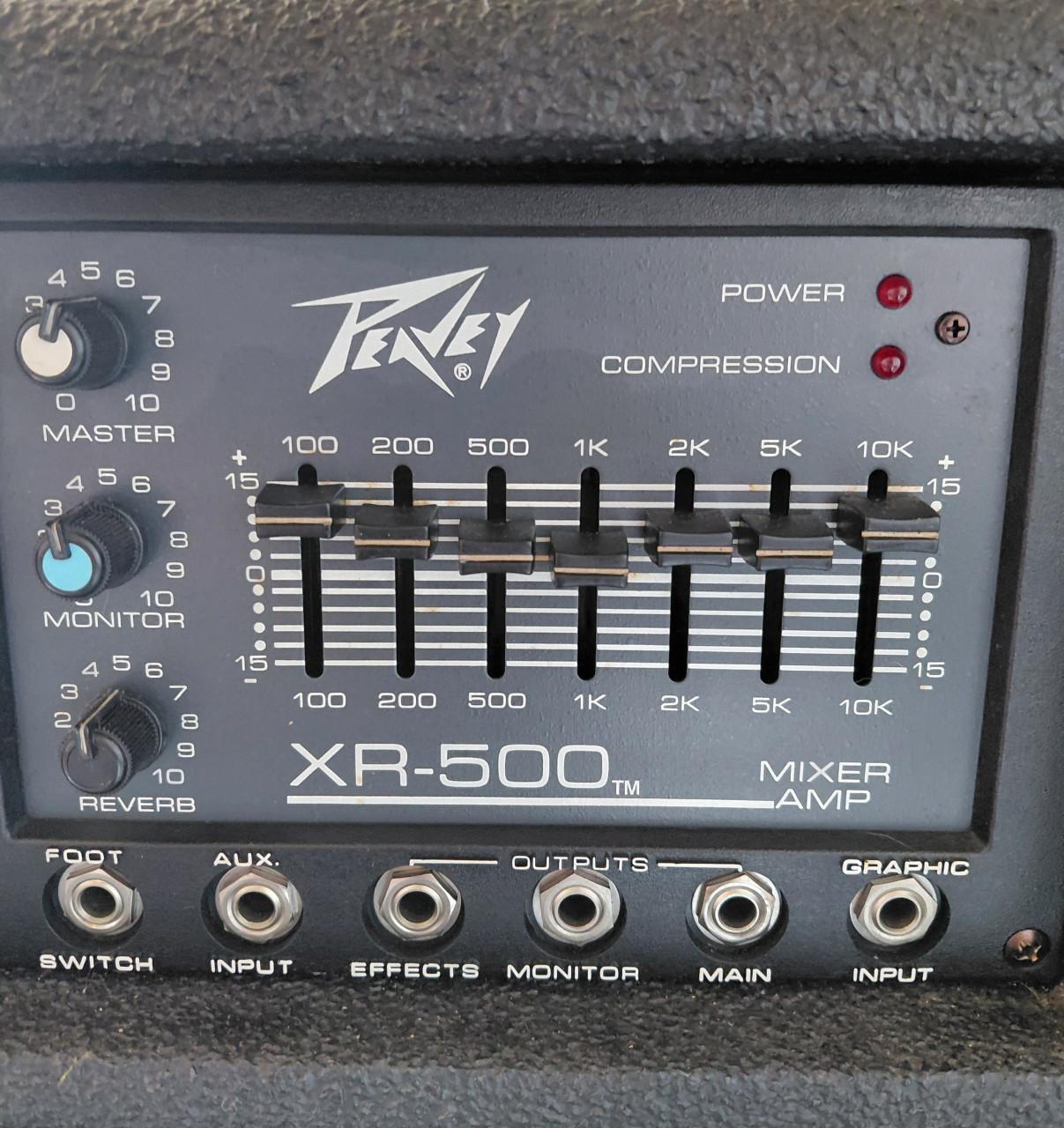 Peavey XR - 500 powermixer met speakers