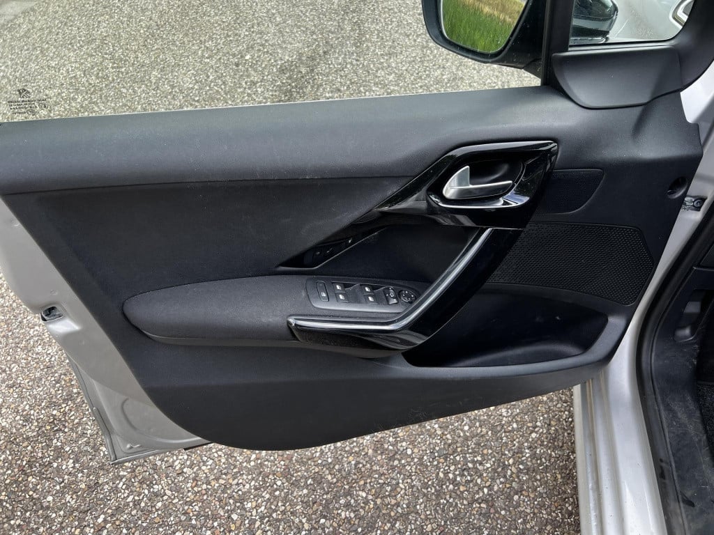 Peugeot 208 1.2 puretech allure
