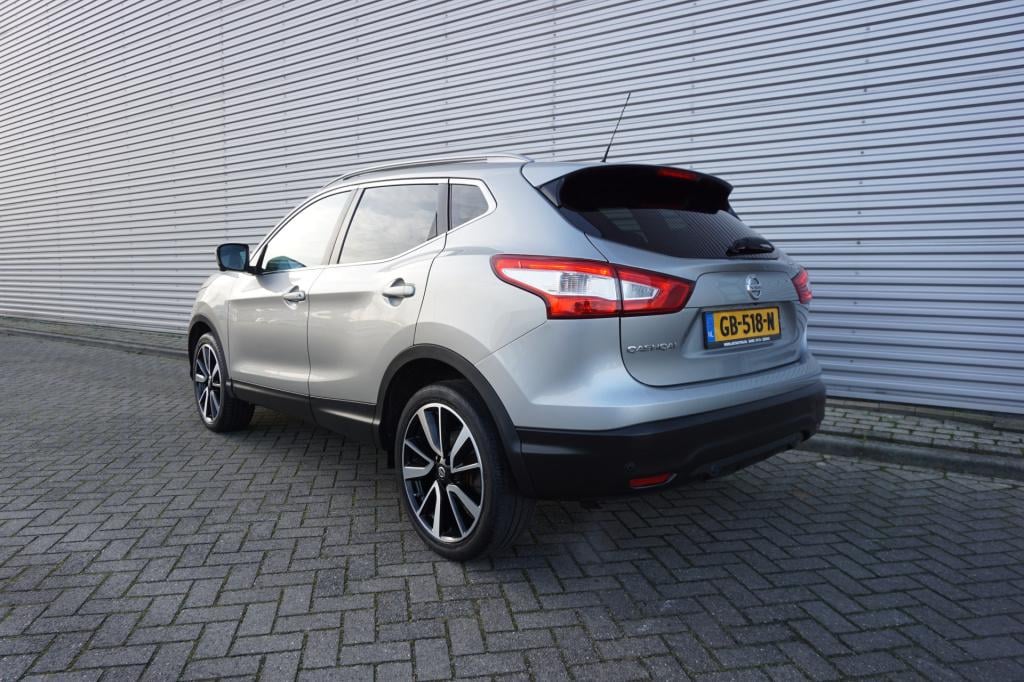 Nissan Qashqai 1.2 tekna - automaat / climate / navi / cruise / leder / cam