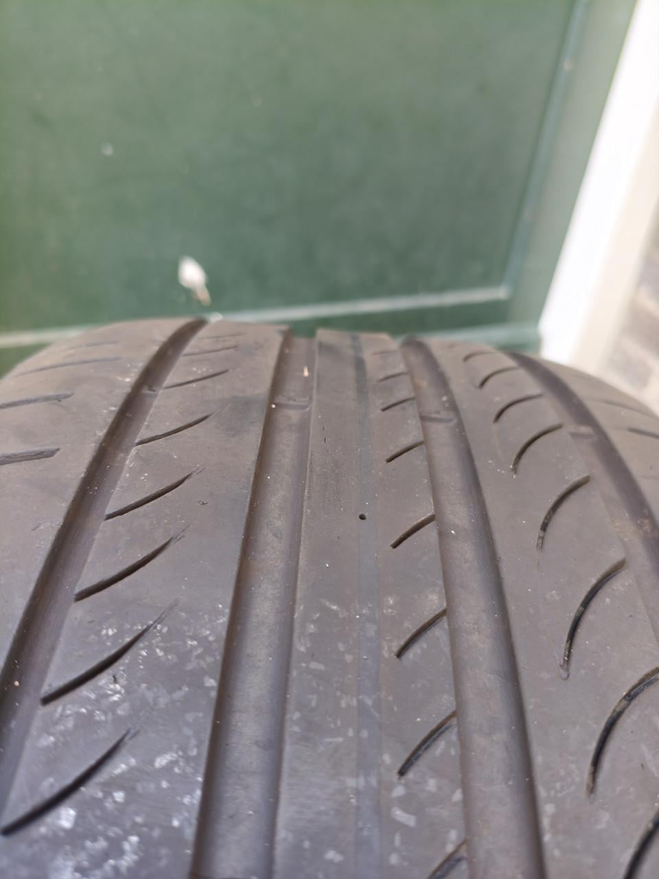 19 inch Motec velgen met banden 5x114.3